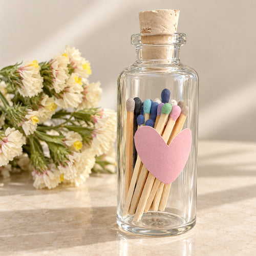 Cerillos mágicos de colores Alaïa en frasco de vidrio con corcho