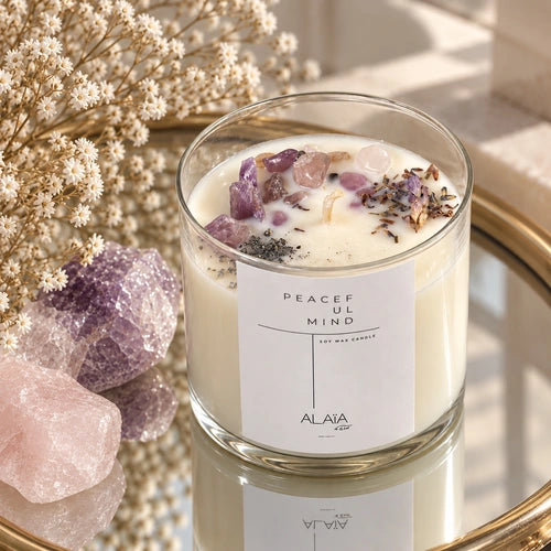 Vela Peaceful Mind Alaïa con amatista, cuarzo rosa y flores de lavanda